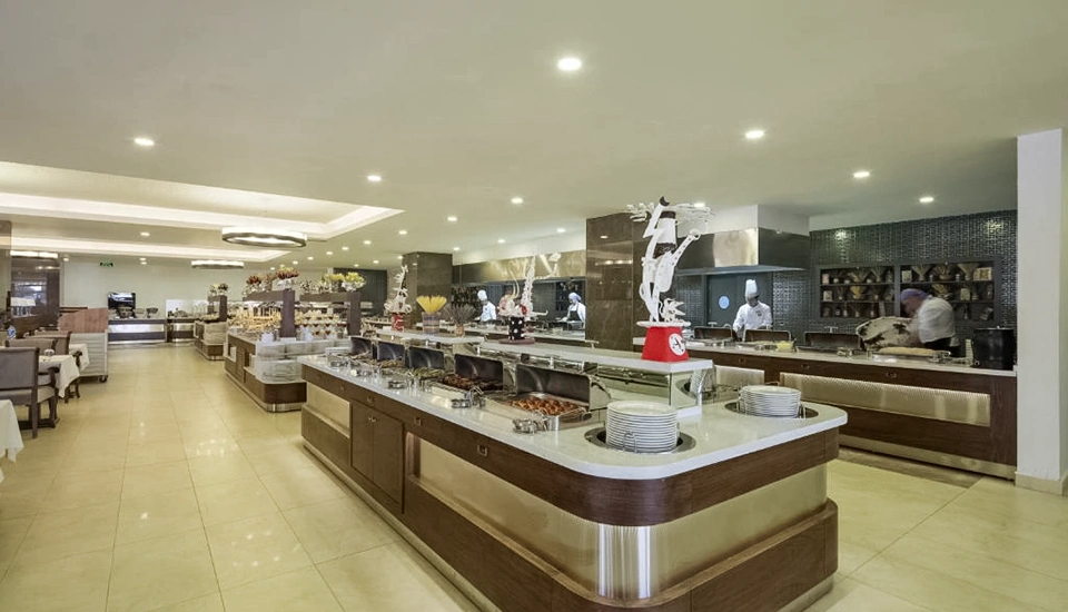 هتل رامادا ریزورت اند گلف کوش آداسی